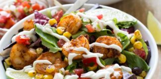 Recette: Comment faire une salade de crevettes noircies