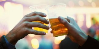 Comment boire de la bière peut stimuler la créativité
