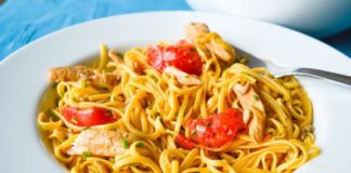 Recette: Comment faire une salade de nouilles au poulet grillé aux agrumes